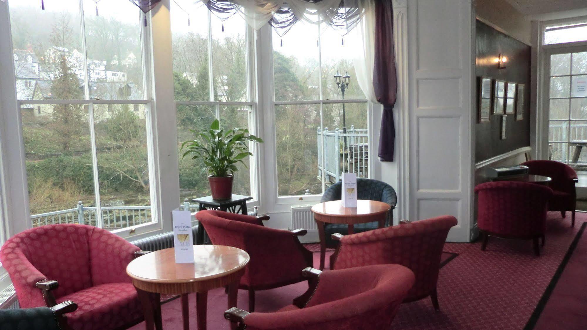 The Royal Hotel Llangollen Exterior photo