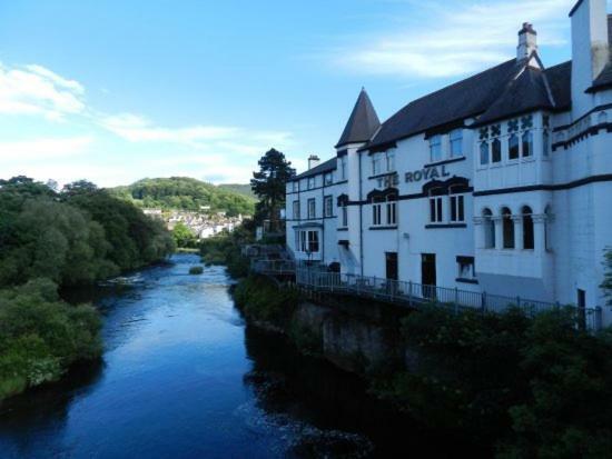 The Royal Hotel Llangollen Exterior photo