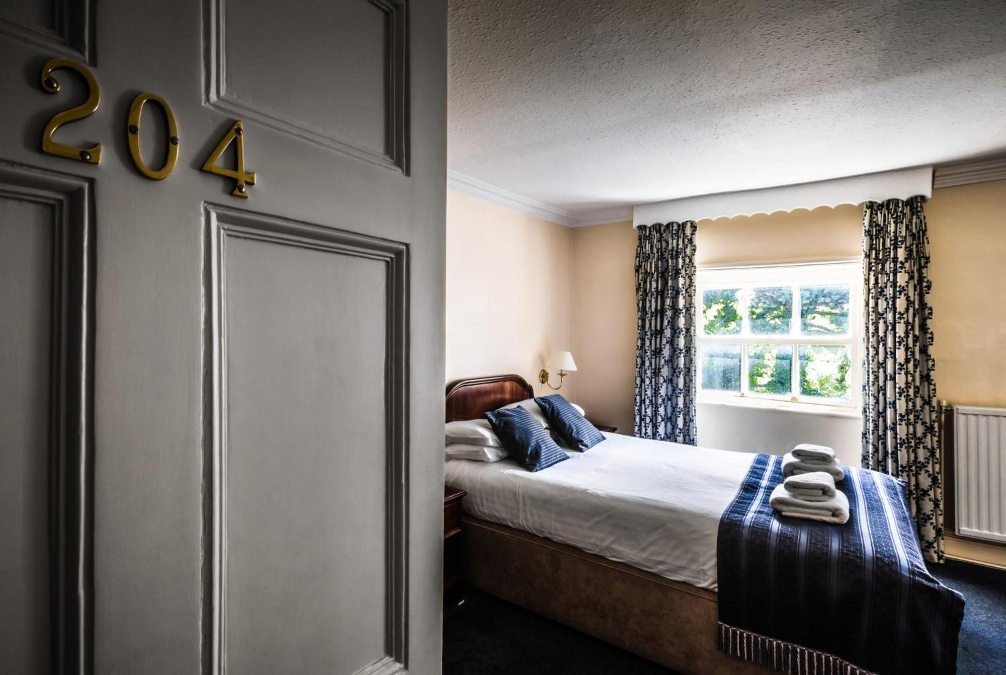 The Royal Hotel Llangollen Exterior photo